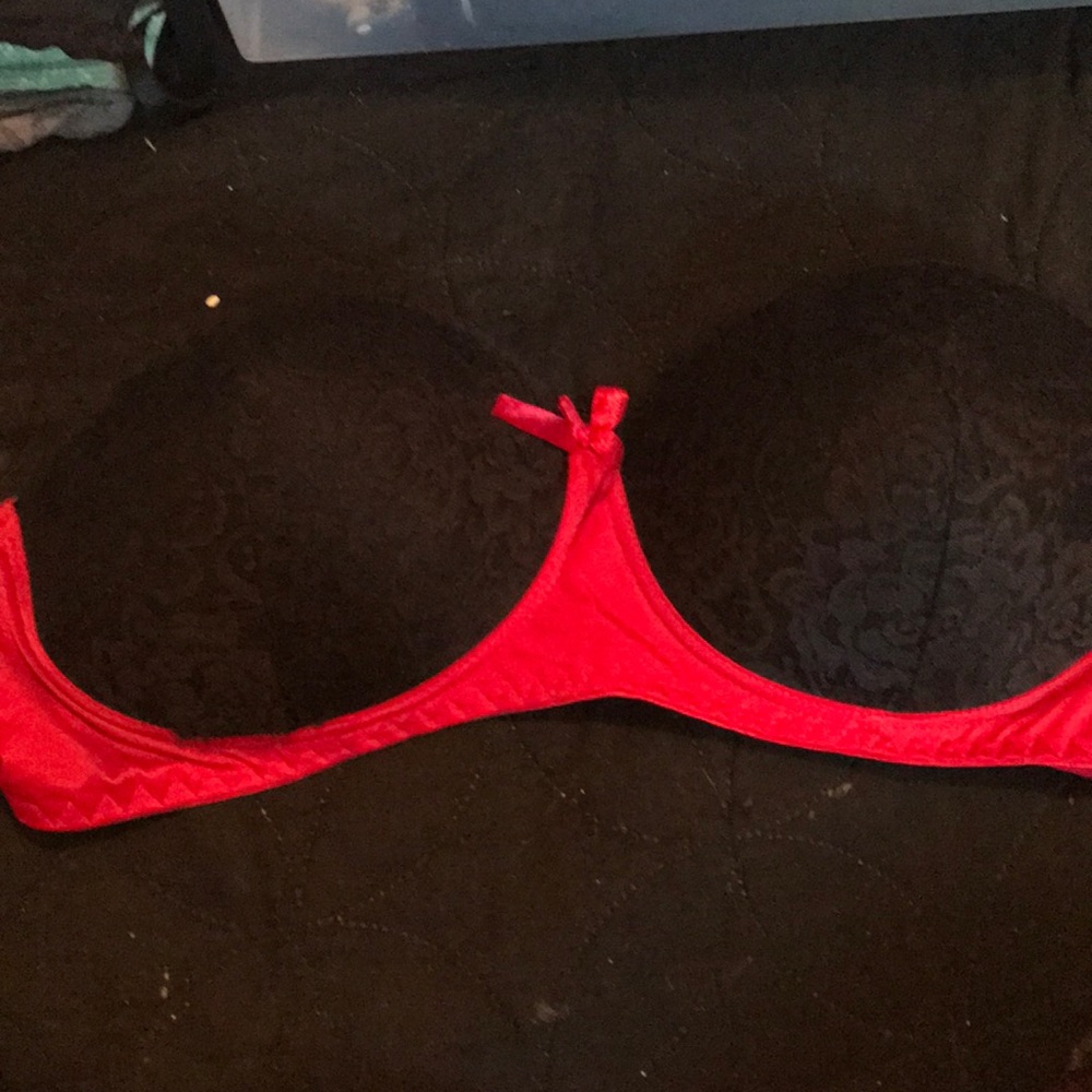 Red and black strapless bra